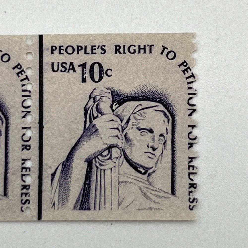 1617 Lined Pair Mint NH VF 10¢ Error Extremely Rare Variation