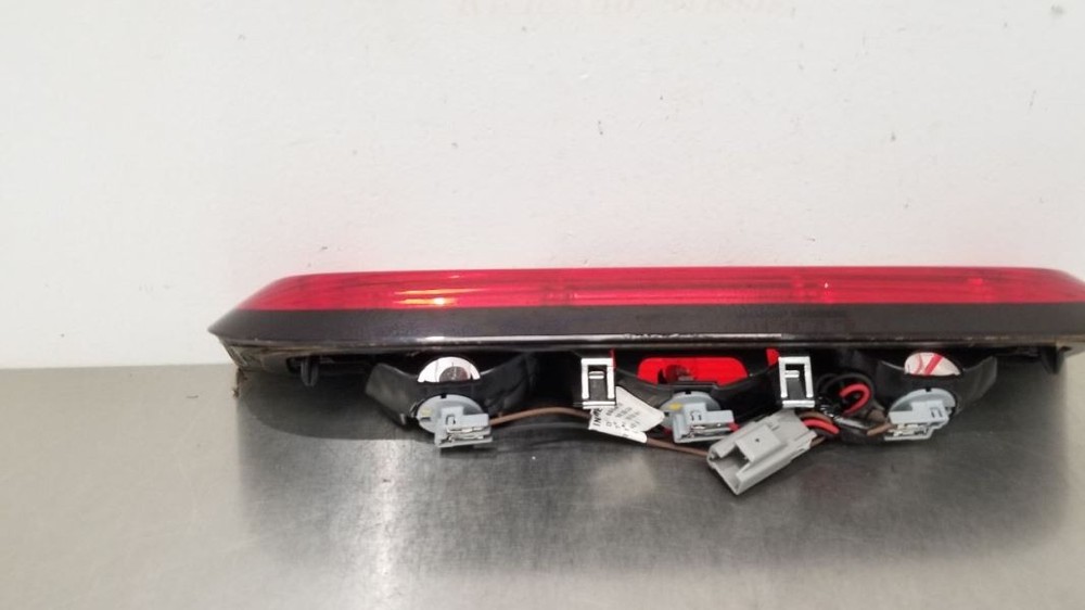 15 CHEVY SILVERADO 1500 HIGH MOUNTED STOP LIGHT