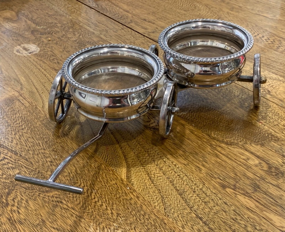 UNIQUE - Vintage Victoria Silverplate Wine Trolley Wagon