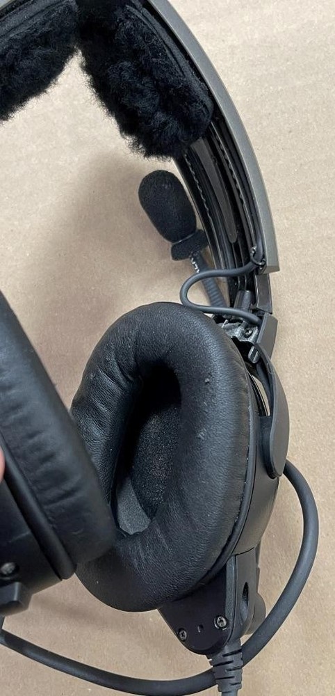 BOSE A20 AVIATION HEADSET NON-BLUETOOTH- USED.