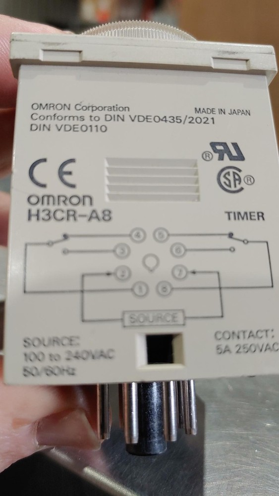 OMRON H3CR-A8 TIMER 100/240VAC (USED)
