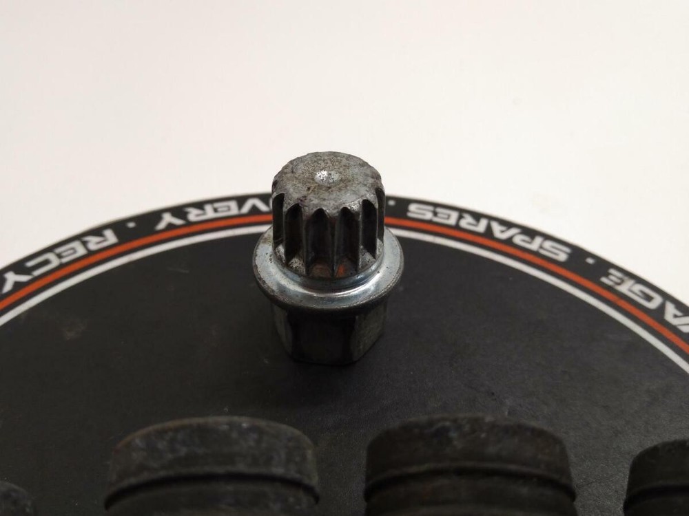 Audi A4 2004 B6 Locking Wheel Nuts And Key