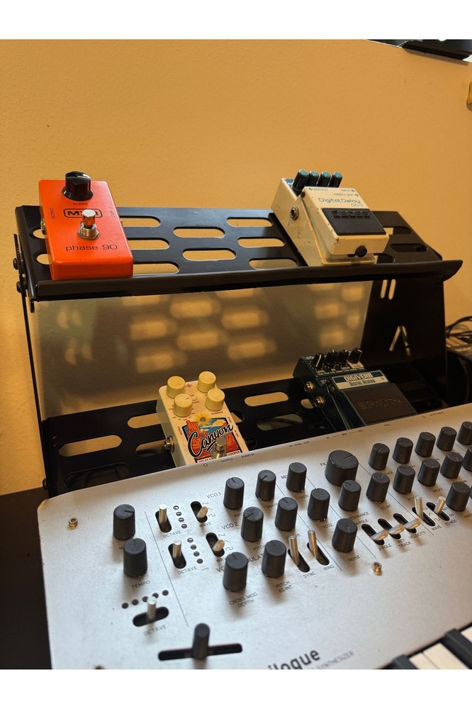 PFX Desktop Pedal Rack
