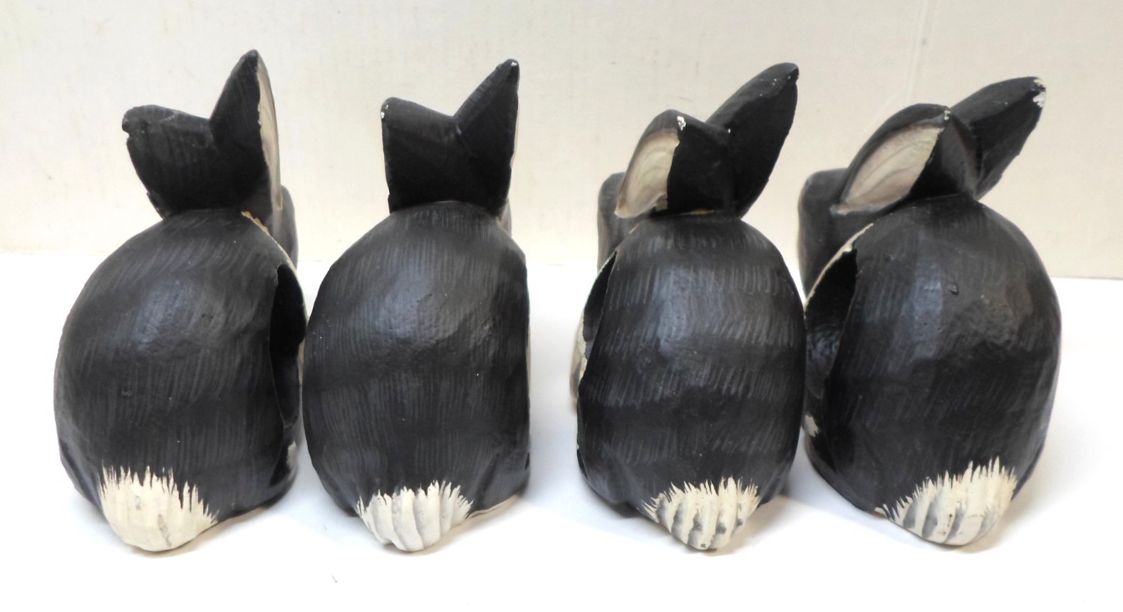 Set 4 Vintage DUTCH BUNNY RABBIT NAPKIN RINGS Carved & Painted Wood Black White