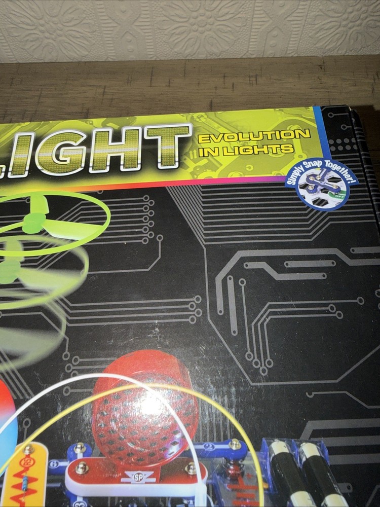 Snap Circuits LIGHT Electronics Exploration Kit Opened Box SCL-175 Fiber Optics