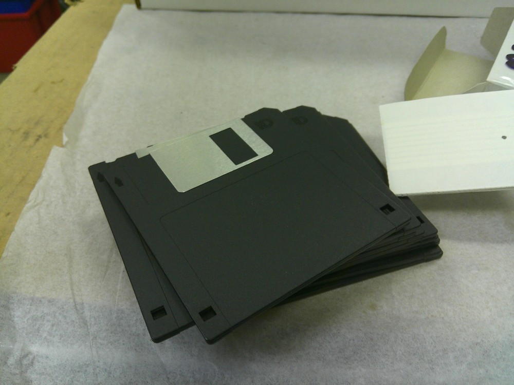 MF-2HD 3.5" FLOPPY DISCS (10 PCS.)