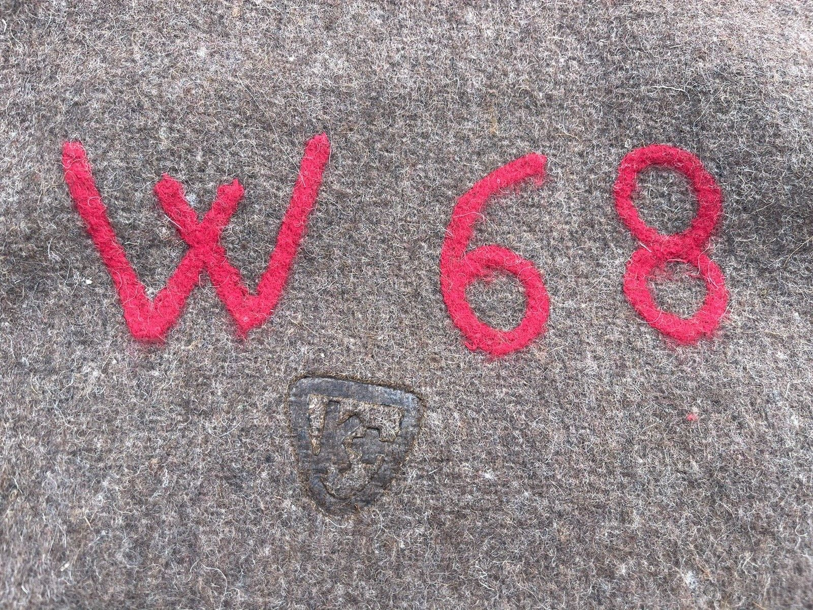 GENUINE SWISS ARMY VINTAGE 100% PURE WOOL BLANKET NEW .