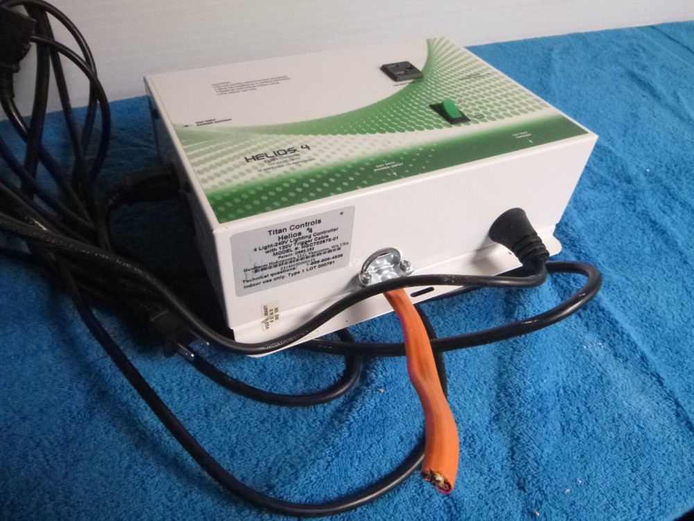 Titan Controls Helios 4 - 4 Light Controller w/ Trigger Cord