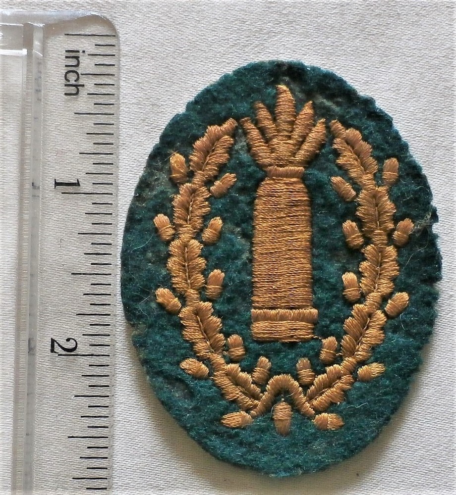 WW2 German army Early pre war gun layer qualification patch, many moth bites
