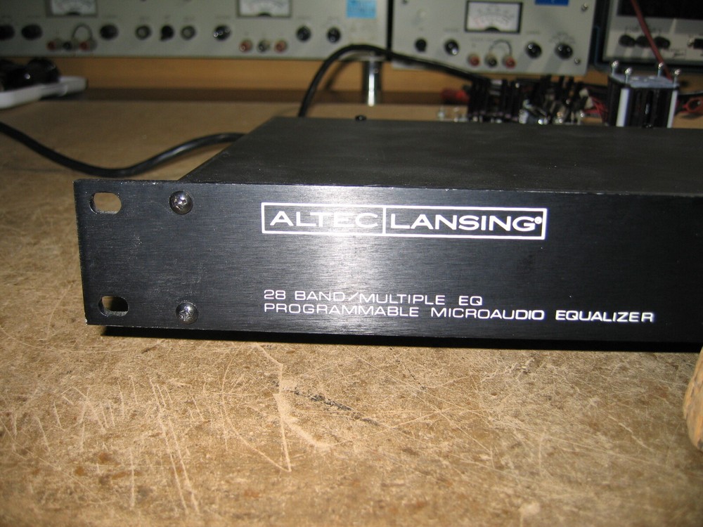 Altec Lansing 8558B 28 Band Multiple EQ Programmable Microaudio Equalizer Rack
