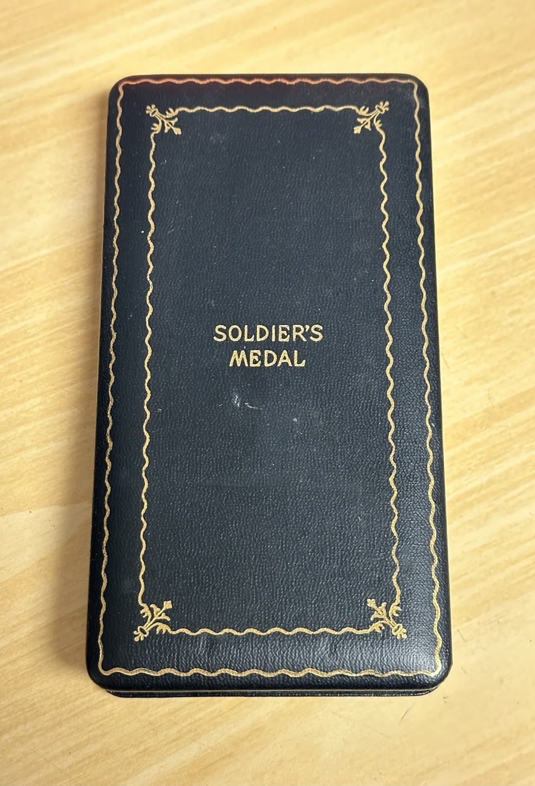 WWII US SOLDIERS MEDAL CASED SET