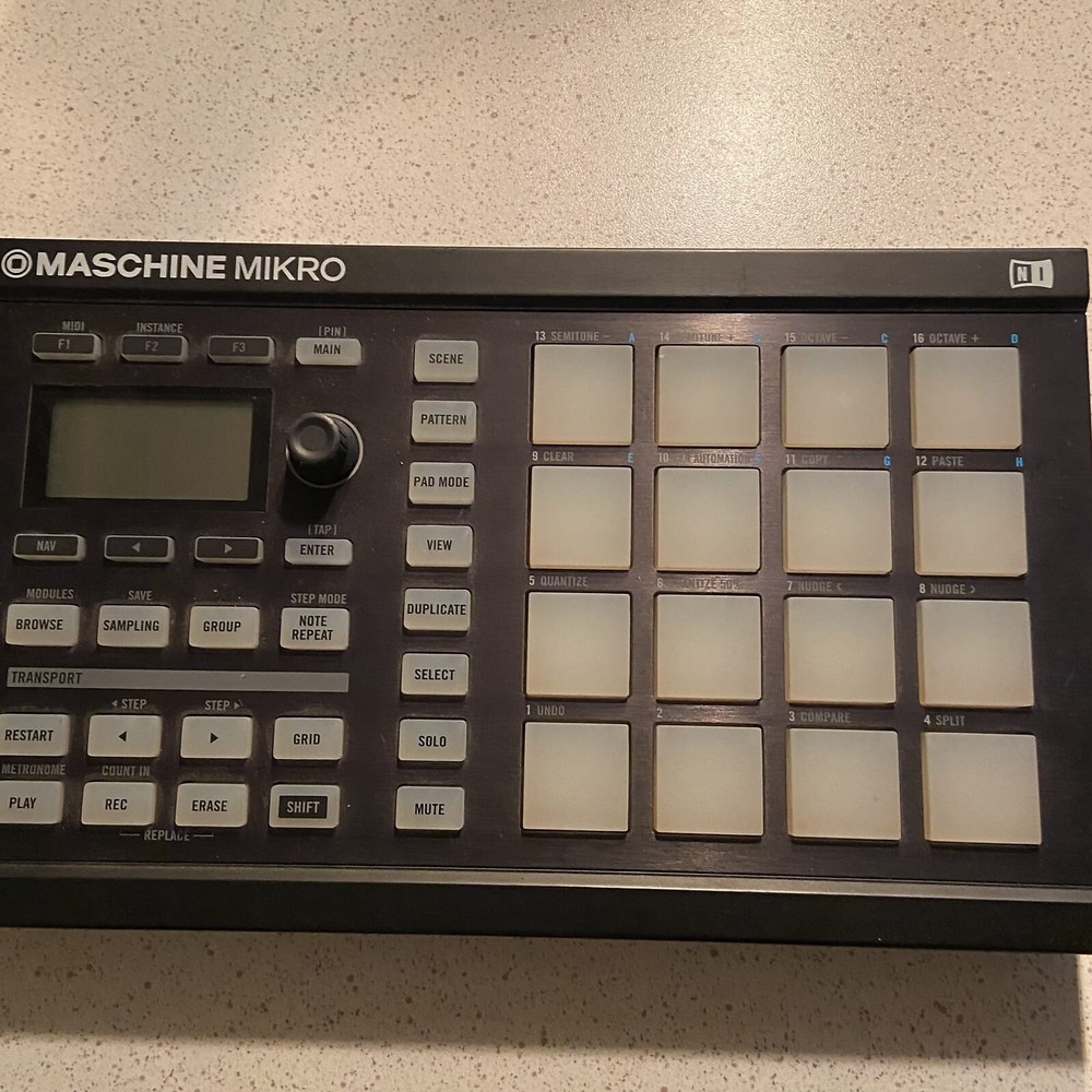 Native Instruments Maschine Mikro N1 NI- Software Included