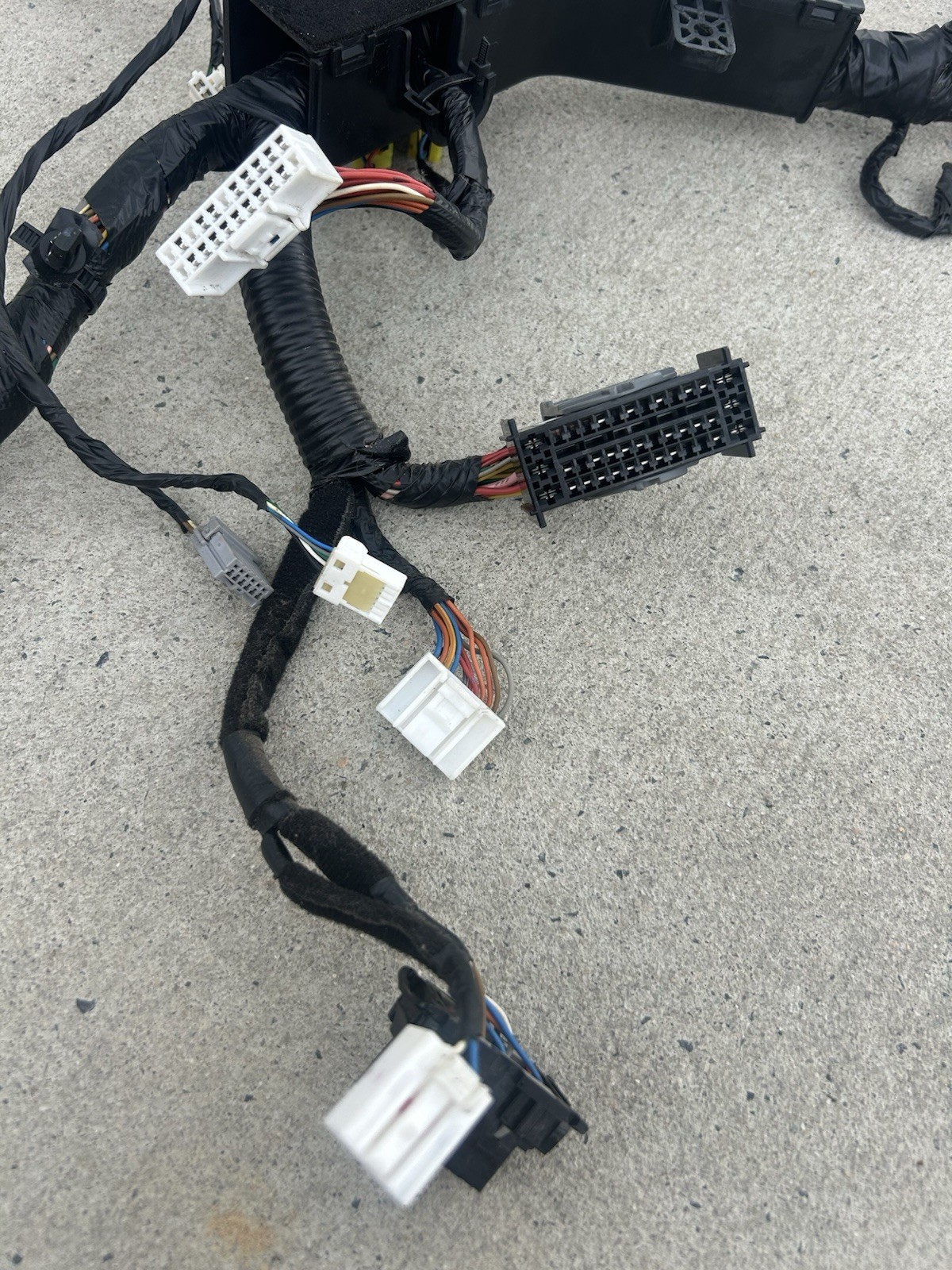 Genuine Hyundai Wiring Assembly - Front (Part No.: 91151-4R020)