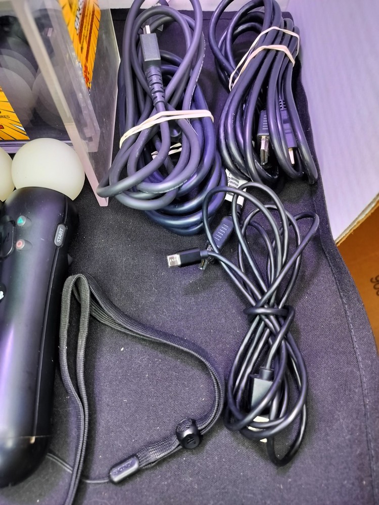 Sony PlayStation VR PS4 Version 1 Virtual Reality Headset Bundle AS-IS UNTESTED