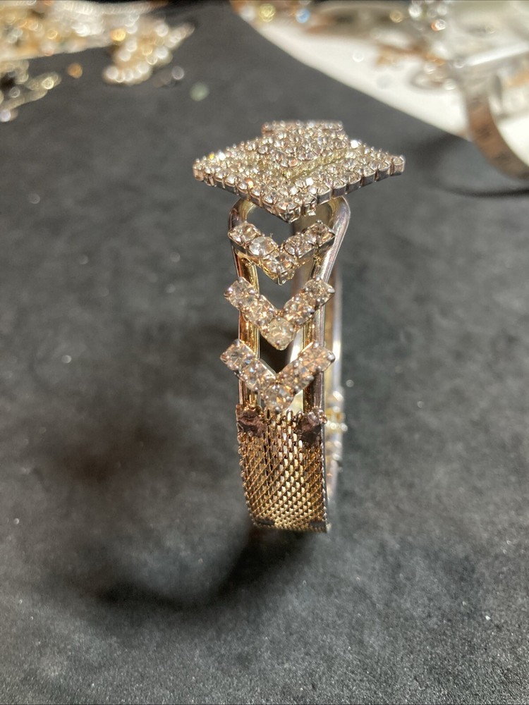 Vintage Rhinestone Bangle Bracelet Hinged 7” B147