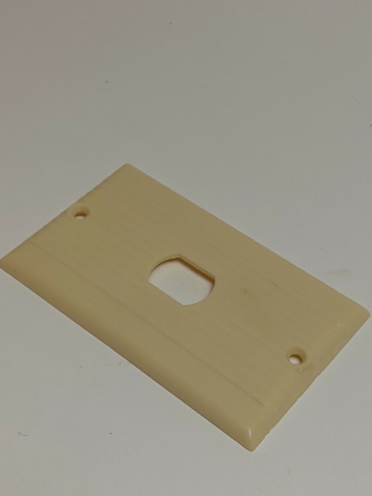 VINTAGE LEVITON DESPARD BAKELITE WALL SWITCH PLATE (NOS)