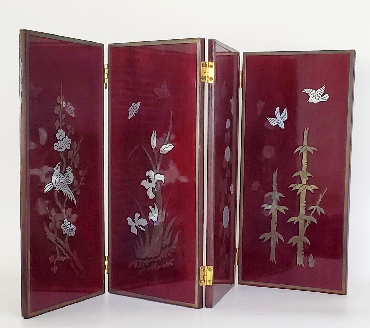 VTG JAPANESE RED LACQUER QUARTER FOLD TABLE SCREEN PANEL SILVER INLAY CHARACTERS