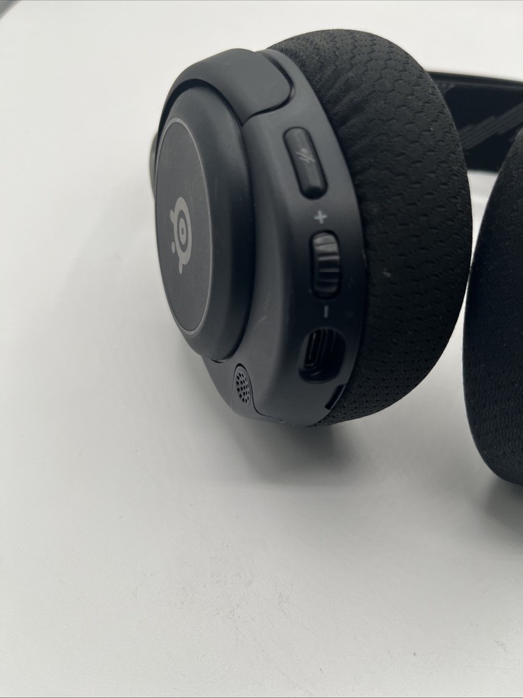 SteelSeries Arctis Nova 3 Wired Gaming Headset, Black (READ)