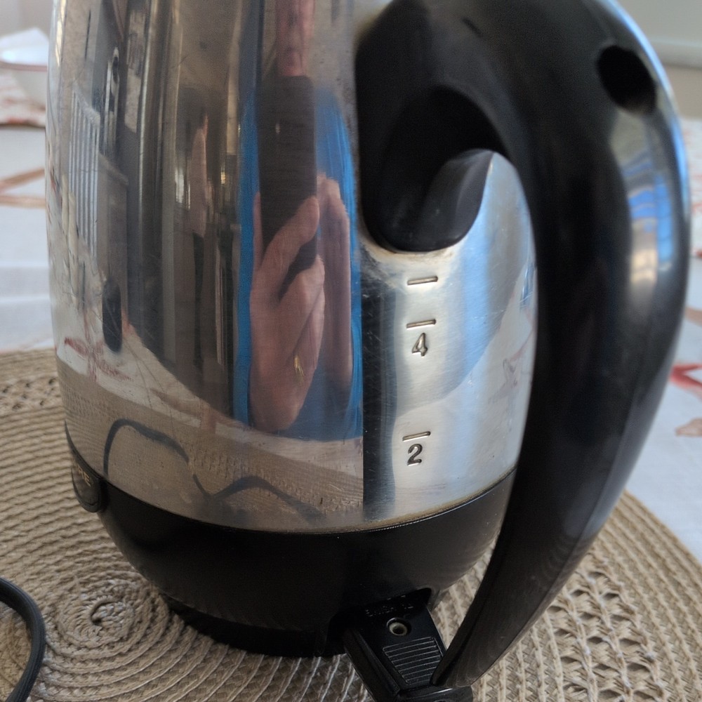 Farberware 134B Superfast Fully Automatic 2-4 Cup Electric Coffee Percolator Pot