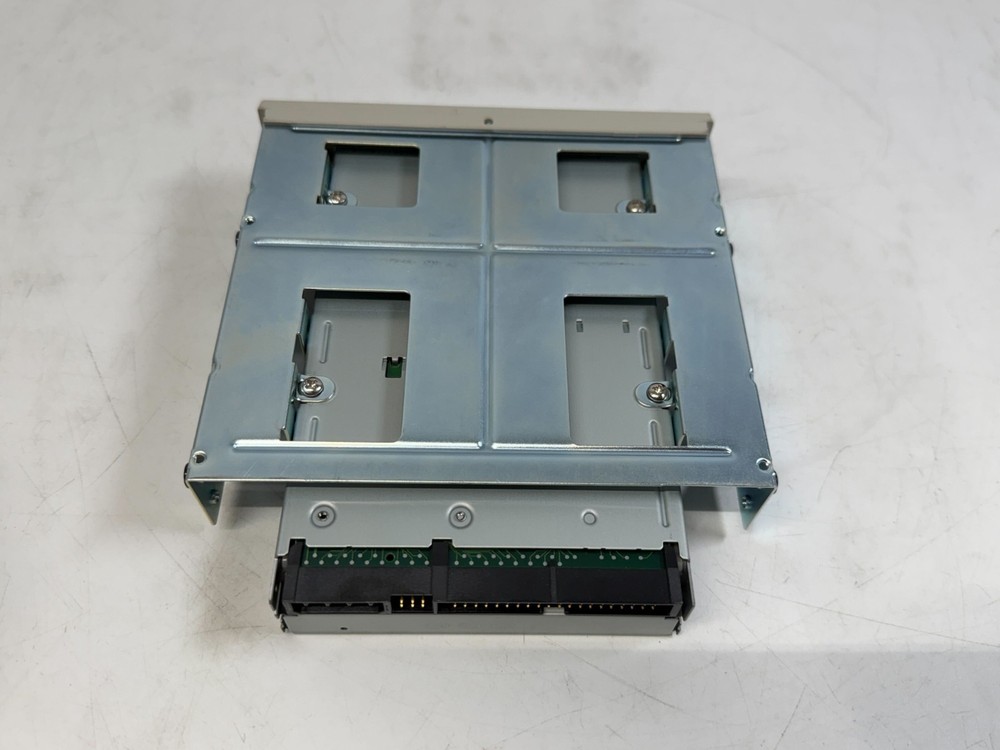 Iomega Zip 250 ATAPI Internal Drive Z250ATAPI IDE 3.5"