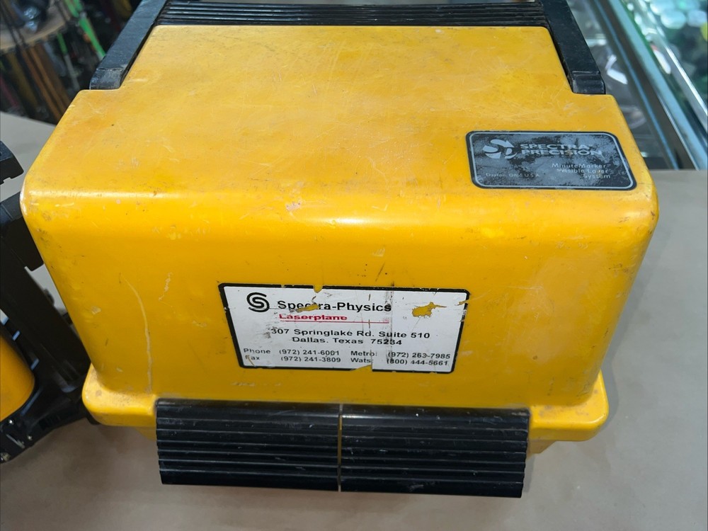 SPECTRA-PHYSICS LASERPLANE WITH CASE Model 1462