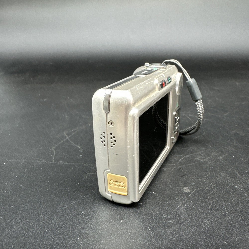 Olympus FE-270 7.1MP Digital Camera, Silver - Tested