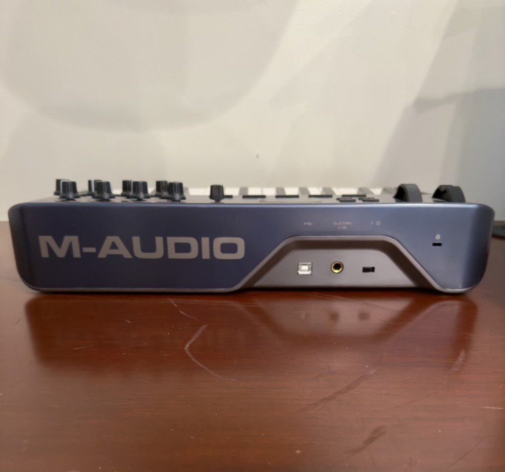 M-Audio Oxygen 25 3RD Gen USB MIDI Keyboard