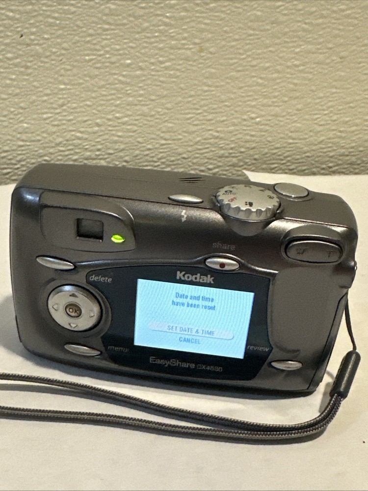 Kodak EasyShare DX4530 (5.0 Mega Pixels) Digital Camera Silver TESTED (READ)