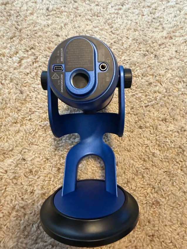 Logitech Blue Yeti USB Microphone – Midnight Blue