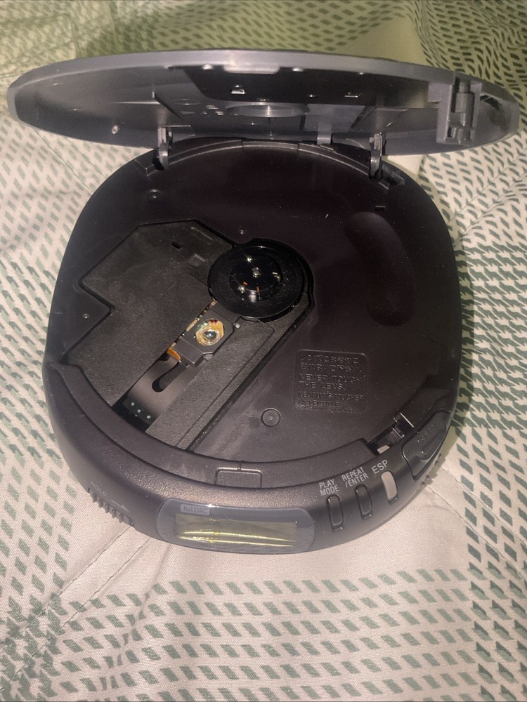 Sony D-242CK Discman ESP Portable CD Player Walkman bundle (READ DESCRIPTION)