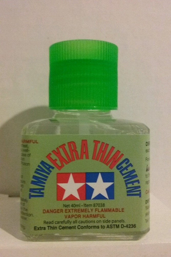 Tamiya 87038, 40ml Extra thin cement.