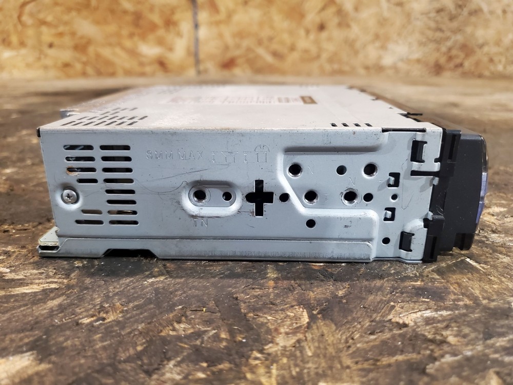 Alpine CDE-121 Radio Head Unit