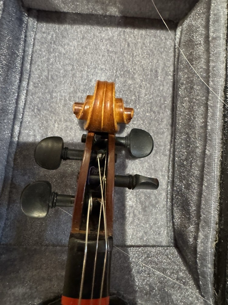 4-Strings 1/8 Violin w/ Backpack Case and Bow.