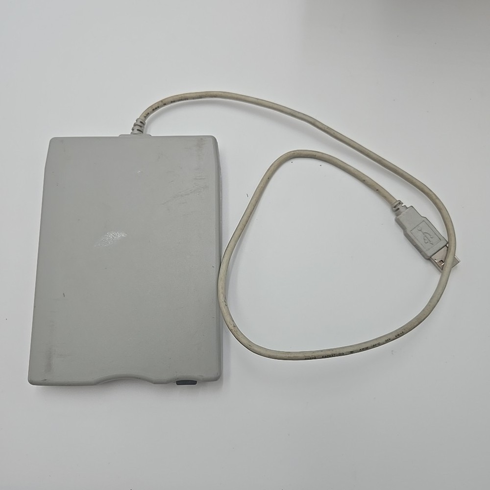 SmartDisk FDUSB-TM2 USB External 3.5" Floppy Disk Drive (Mitsumi D353FUE)