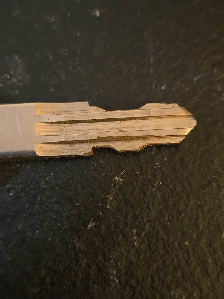 GREENWALD SENTINEL KEY CODED G1698 (3D5)