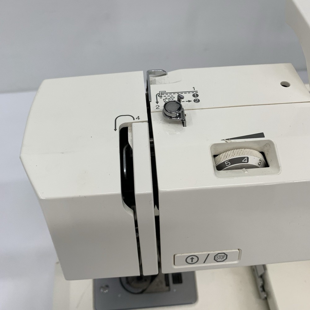 Bernina Deco 500 Embroidery Machine *POWERS ON/UNTESTED/SEE PICS*