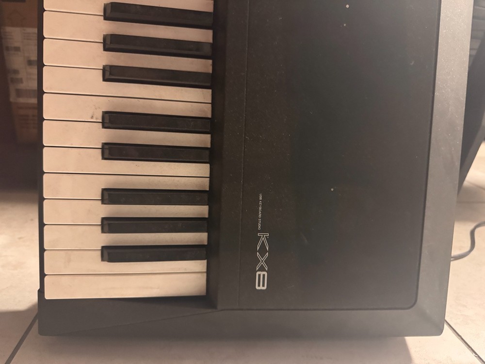 Yamaha kx8 USB/Midi Controller - 88 key