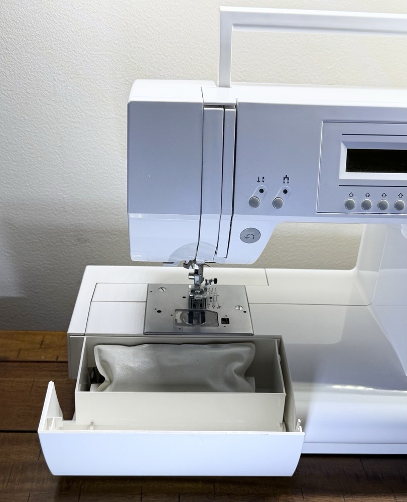 SINGER QUANTUM 9920 Sewing Machine Untested