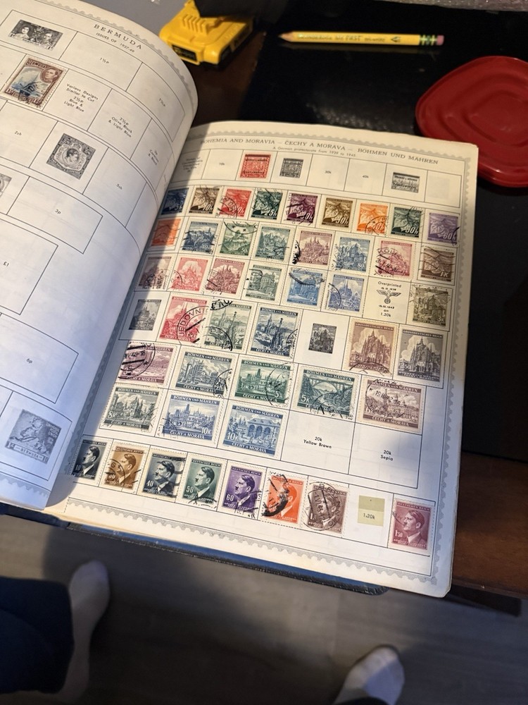 The Master Global Stamp Album by Minkus Publications With Stamps