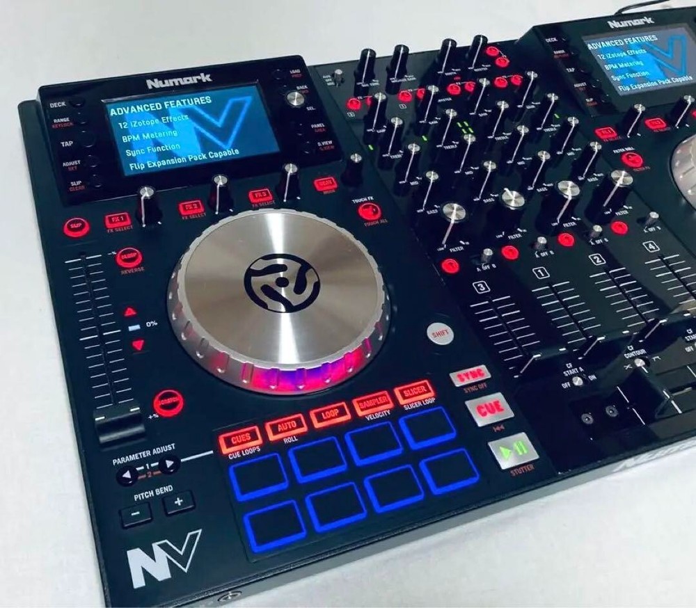 Numark NV 4 Deck Dual Display DJ Controller Black Very Good
