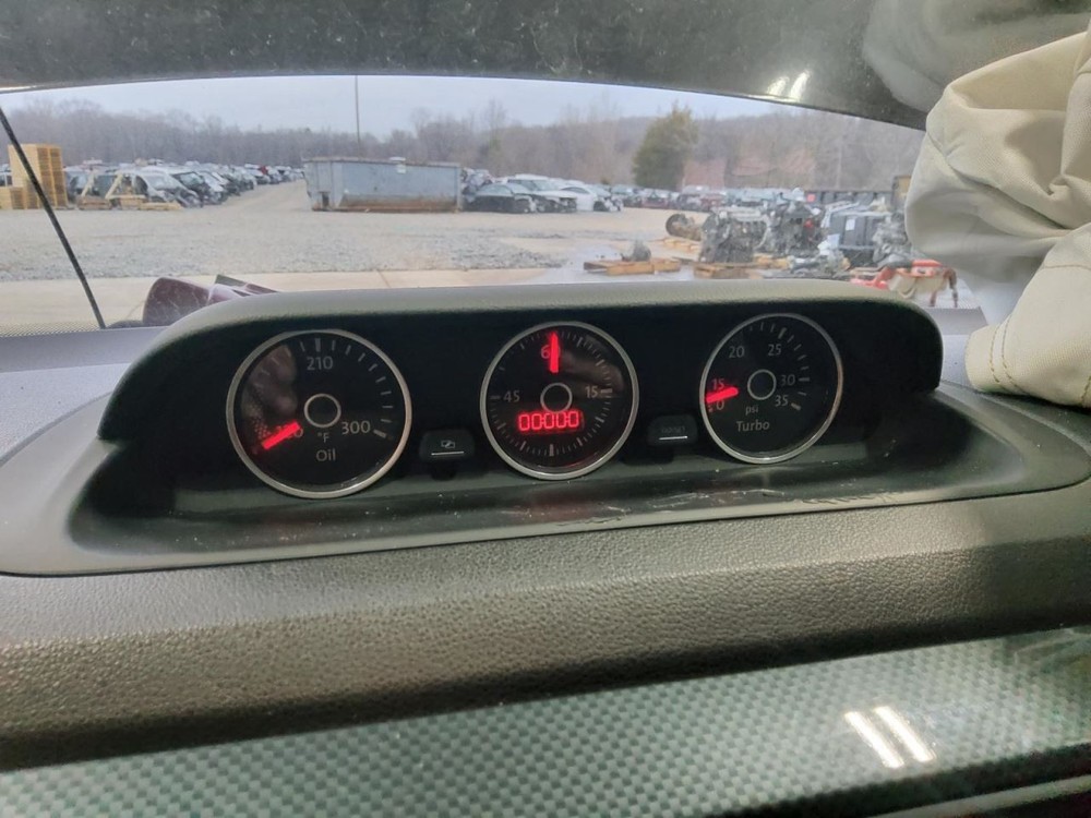 VW BEETLE 2013 Battery Tray 548237