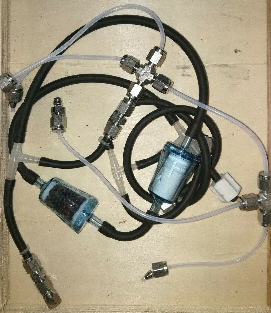 Flexable tubes with connectors for Eco Physics Model CLD 844 CMh Analyzer