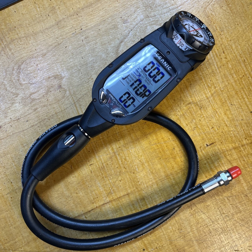 Oceanic Pro Plus 4 with Compass and Quick Disconnect (QD) Scuba Diving Console