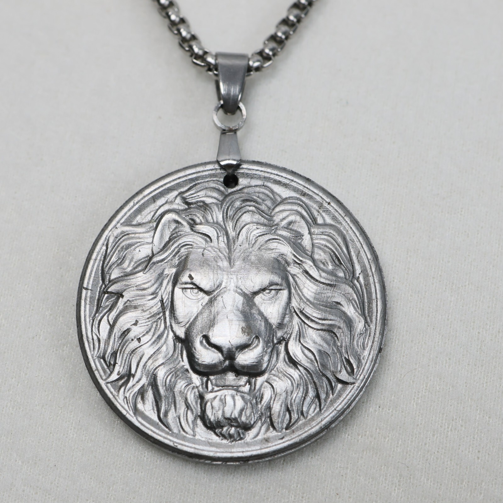 Natural Muonionalusta meteorite carved pendant，meteorite Lion Necklace