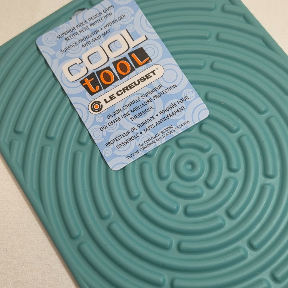 Le Creuset COOL TOOL Turquoise Rectangle Silicone Surface Protector Pot Mat NWT