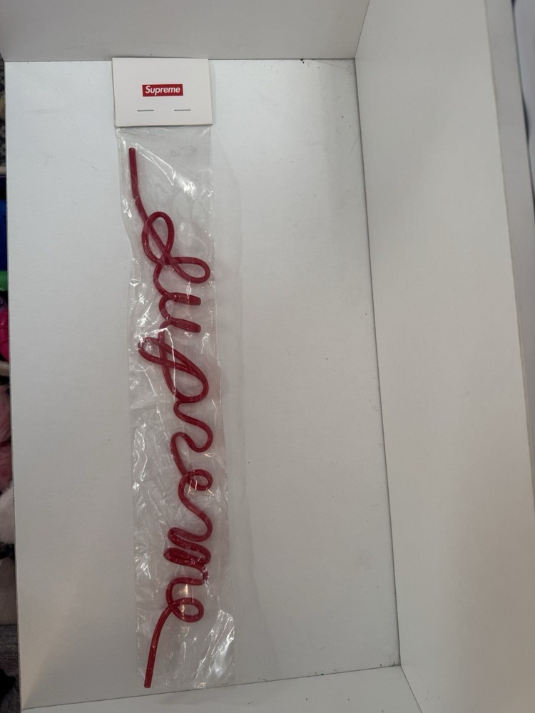 Supreme Straw