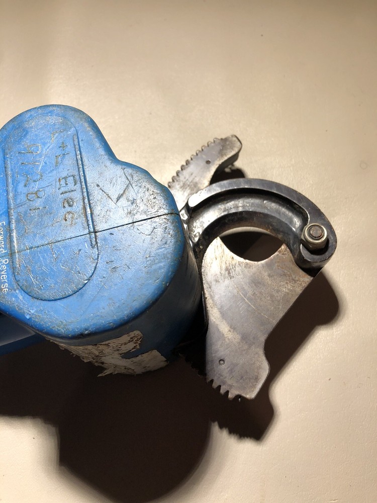 Ideal 35-067 Battery Powered Cable Cutter