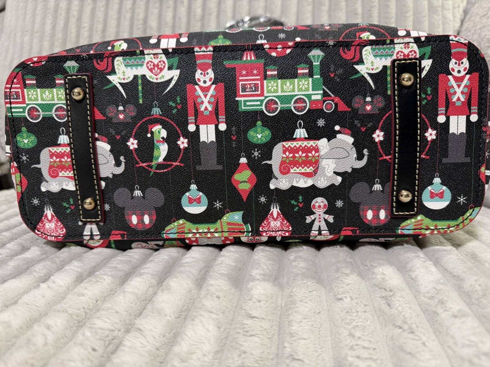 Dooney & Bourke Disney Holiday 2018 Mickey Minnie Large Zip Tote Bag Black