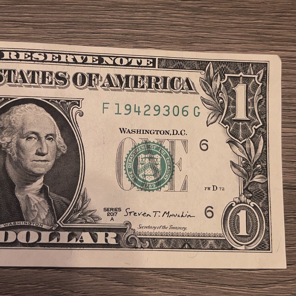 Misaligned Cut Error. 2017A $1 Dollar Bill Excellent Condition