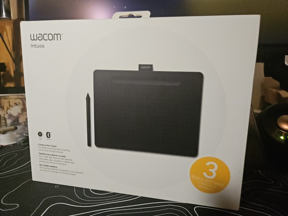 USED Wacom Intuos - Medium Bluetooth Graphics Drawing Tablet